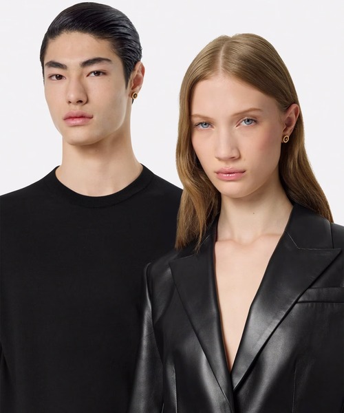 VERSACE(ヴェルサーチ)の「メドゥーサ イヤリング(ピアス(両耳用)・メンズ・ブラック×ゴールド・ONE SIZE)」の5枚目の写真