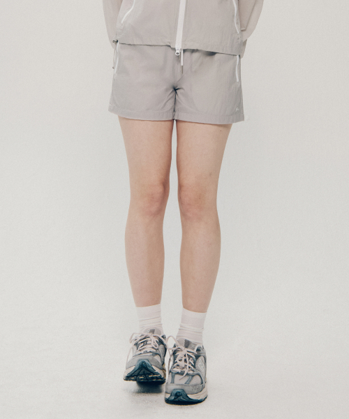YALE(イェール)の「ウィメンズライトウェイトショートパンツ_ライトグレー(その他パンツ・レディース・その他・SMALL/MEDIUM)」の2枚目の写真