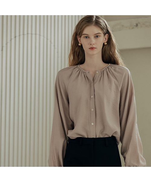 MAYVERU(メイバーユー)の「Laurina Shirring Blouse _ Pink(シャツ/ブラウス・レディース・PINK・F)」の1枚目の写真