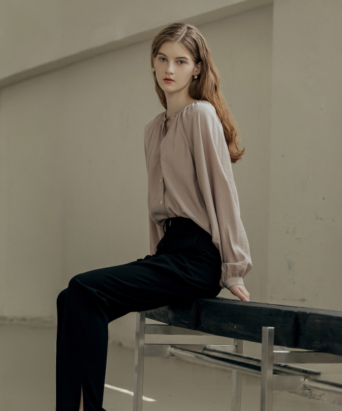 MAYVERU(メイバーユー)の「Laurina Shirring Blouse _ Pink(シャツ/ブラウス・レディース・PINK・F)」の3枚目の写真