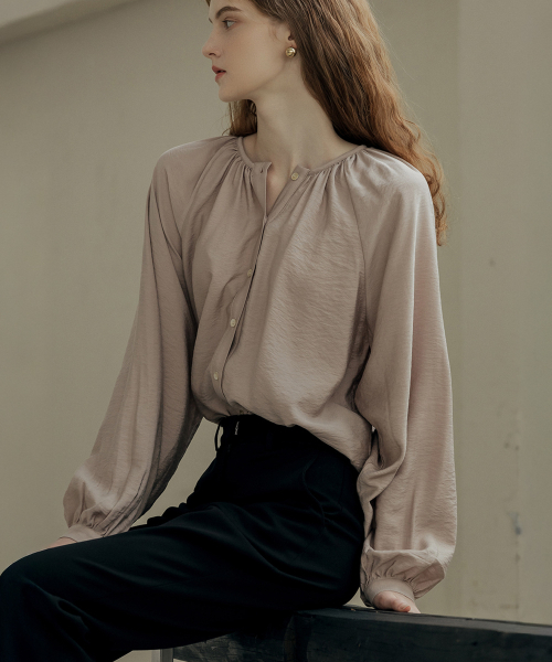 MAYVERU(メイバーユー)の「Laurina Shirring Blouse _ Pink(シャツ/ブラウス・レディース・PINK・F)」の4枚目の写真