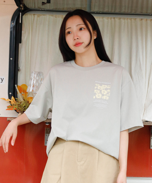 BEARHOUSE(ベアハウス)の「コートニ(Cotny) フロントフラワー_BG(Tシャツ/カットソー・レディース・その他・MEDIUM/LARGE/X-LARGE)」の1枚目の写真