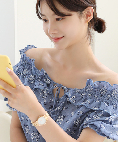 BBAEBBAE(ペッペ)の「パフ半袖フリルバンディングショルダーオフショルダーブラウス(シャツ/ブラウス・レディース・ブルー・SMALL)」の2枚目の写真