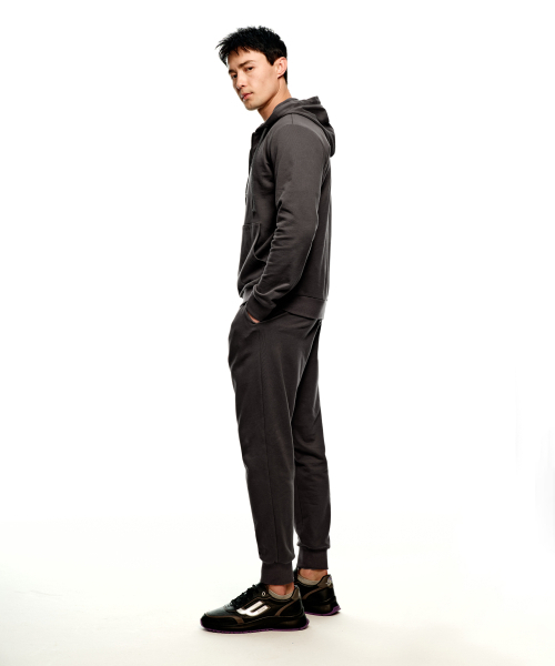 SOLEW(ソル)の「ロゴジョガースウェットパンツ_チャコール(スウェットパンツ・メンズ・その他・SMALL/MEDIUM/LARGE/X-LARGE/X-SMALL)」の3枚目の写真