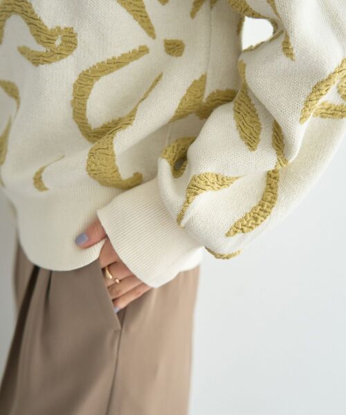 YECCA VECCA(イェッカヴェッカ)の「アート柄ふくれジャガードニット(ニット/セーター・レディース・ネイビー/ブラック/アイボリー・FREE)」の14枚目の写真