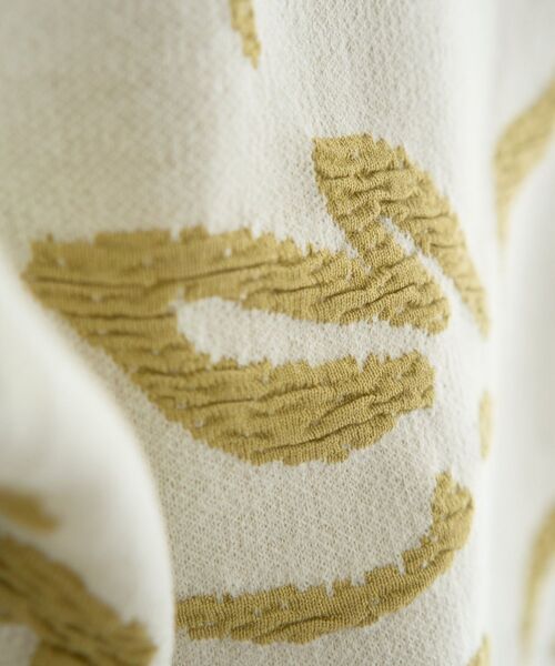 YECCA VECCA(イェッカヴェッカ)の「アート柄ふくれジャガードニット(ニット/セーター・レディース・ネイビー/ブラック/アイボリー・FREE)」の15枚目の写真