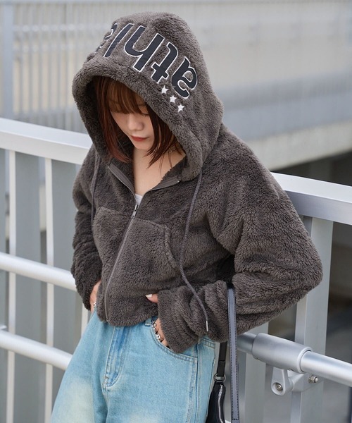ATHLETA（アスレタ）の「［ athleta ］シェルパフリースジップアップフーディ（パーカー・レディース・ブラック系/チャコール/ネイビー/ホワイト/グレー系/ネイビー系/ホワイト系・2/1）」の5枚目の写真