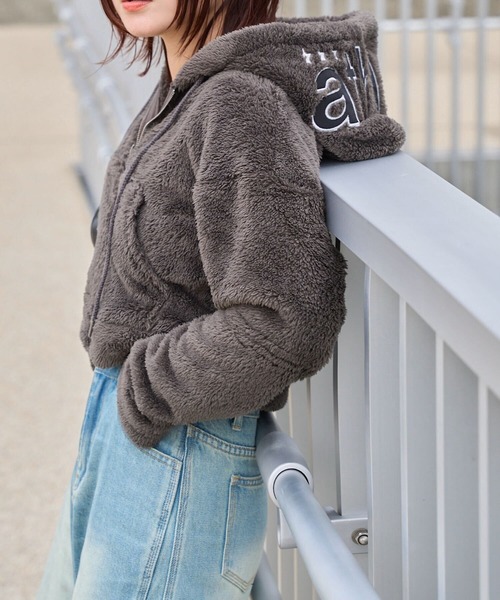 ATHLETA（アスレタ）の「［ athleta ］シェルパフリースジップアップフーディ（パーカー・レディース・ブラック系/チャコール/ネイビー/ホワイト/グレー系/ネイビー系/ホワイト系・2/1）」の11枚目の写真