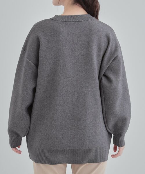 SHOO・LA・RUE（シューラルー）の「【体型カバー】ちくちくしにくい お花ロゴジャカードスウェットライクニット（ニット/セーター・レディース・オレンジ系1/ブルー系6/チャコールグレー/ホワイト系3・00）」の7枚目の写真
