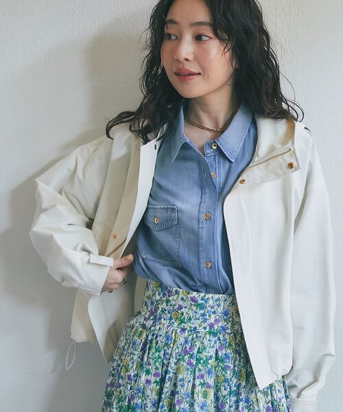 La boutique BonBon（ラブティックボンボン）の「【今すぐお届け！復刻！・着回し力抜群】フーディショートブルゾン（ブルゾン・レディース・ベージュ/オフホワイト・FREE）」の2枚目の写真