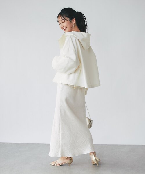 La boutique BonBon（ラブティックボンボン）の「【今すぐお届け！復刻！・着回し力抜群】フーディショートブルゾン（ブルゾン・レディース・ベージュ/オフホワイト・FREE）」の8枚目の写真