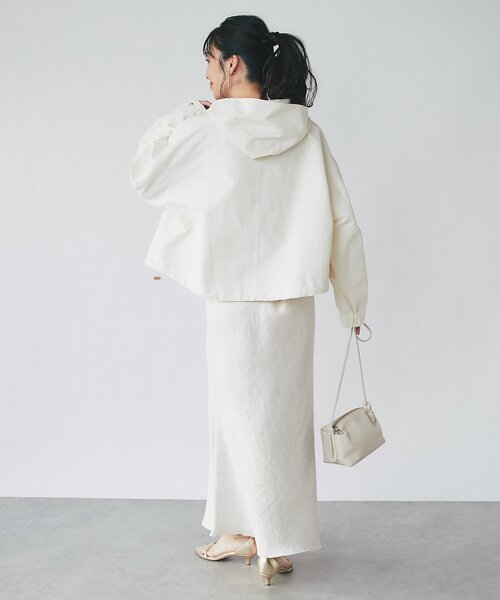 La boutique BonBon（ラブティックボンボン）の「【今すぐお届け！復刻！・着回し力抜群】フーディショートブルゾン（ブルゾン・レディース・ベージュ/オフホワイト・FREE）」の9枚目の写真