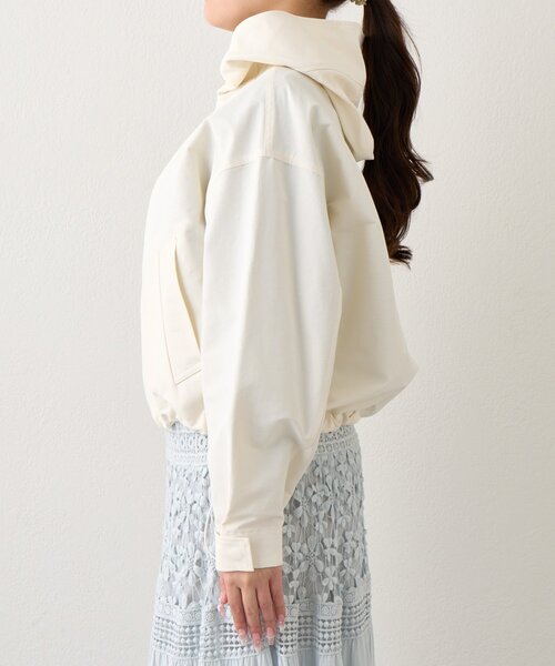 La boutique BonBon（ラブティックボンボン）の「【今すぐお届け！復刻！・着回し力抜群】フーディショートブルゾン（ブルゾン・レディース・ベージュ/オフホワイト・FREE）」の11枚目の写真