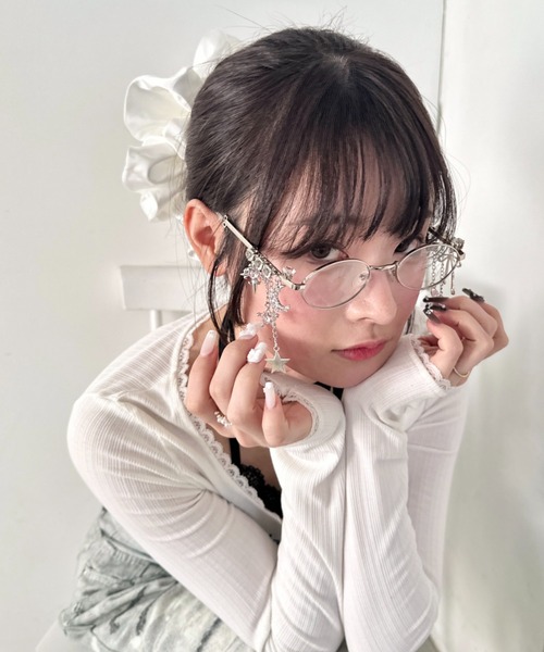 Loueme(ルエム)の「キラキラチャームメタルフレームオーバルメガネ(メガネ・レディース・ピンク/シルバー・FREE)」の16枚目の写真