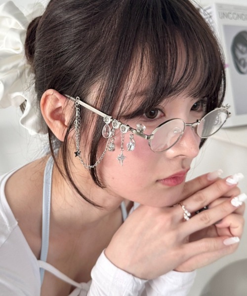 Loueme(ルエム)の「キラキラチャームメタルフレームオーバルメガネ(メガネ・レディース・ピンク/シルバー・FREE)」の3枚目の写真