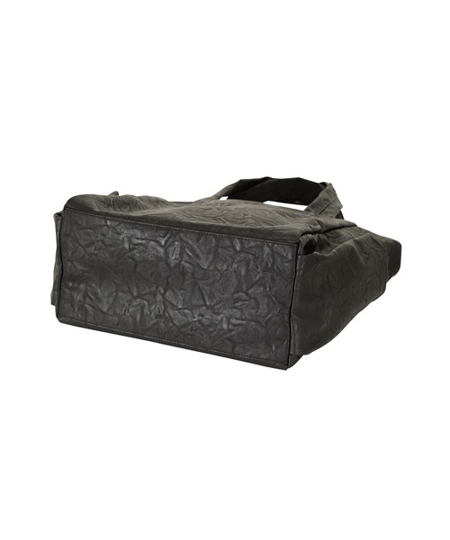 ZUCCa(ズッカ)の「EMBOSSバッグ / バッグ(ショルダーバッグ・レディース・シルバー/ブラック・FREE)」の9枚目の写真