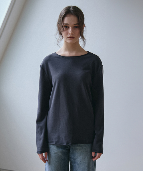 VEM.VER（ベンバー）の「ロウエッジロングスリーブTシャツ_チャコール（Tシャツ/カットソー・レディース・チャコール・FREE）」の2枚目の写真
