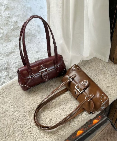 FINEnough(ファインナフ)の「スタッズ付きミニボストンバッグ(ショルダーバッグ・レディース・ブラック/キャメル/ブラウン/レッド・FREE)」の19枚目の写真