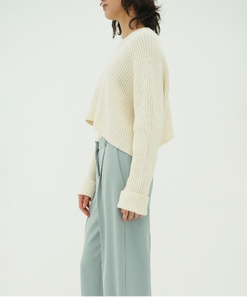 CLANE（クラネ）の「ASYMMETRY WIDE SHORT KNIT TOPS（ニット/セーター・レディース・レッド/ブラック/アイボリー・1/2）」の12枚目の写真