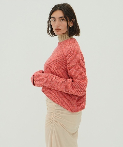 CLANE（クラネ）の「ASYMMETRY WIDE SHORT KNIT TOPS（ニット/セーター・レディース・レッド/ブラック/アイボリー・1/2）」の18枚目の写真