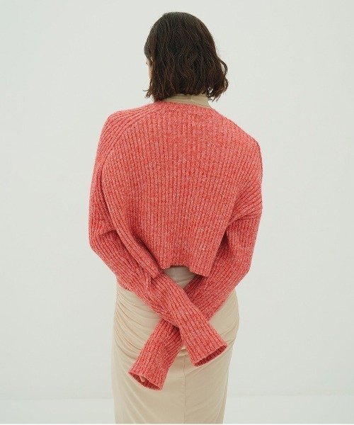 CLANE（クラネ）の「ASYMMETRY WIDE SHORT KNIT TOPS（ニット/セーター・レディース・レッド/ブラック/アイボリー・1/2）」の19枚目の写真