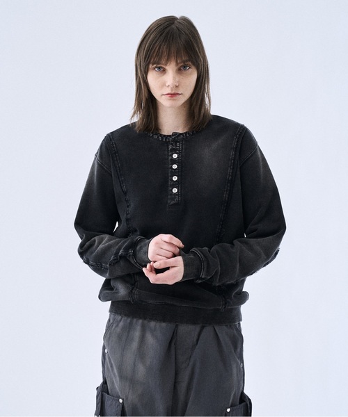 PHILTHEORY(フィルセオリー)の「Metal button henly sweat / メタルボタンヘンリースウェット(スウェット・メンズ・ブラック/ネイビー・3/2/1)」の7枚目の写真