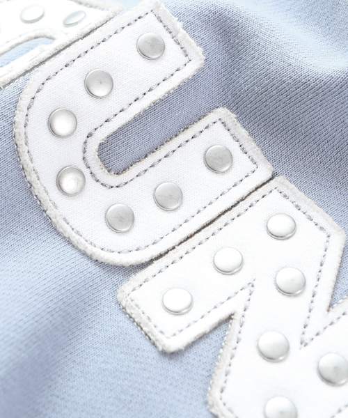 CRIGUN(クリガン)の「APPLIQUE RIVET ZIP UP HOODIE SKY BLUE(パーカー・レディース・スカイブルー・WS/MEDIUM/LARGE/X-LARGE)」の3枚目の写真