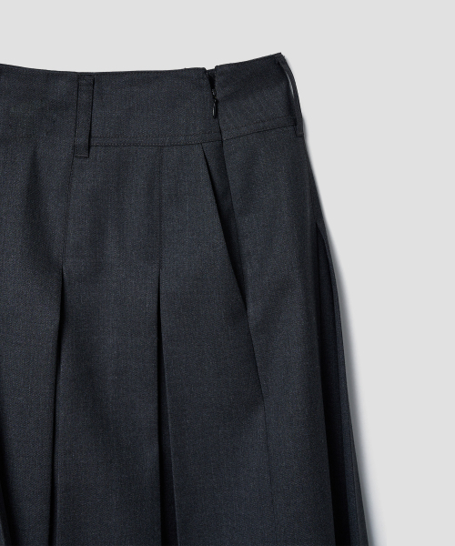 TTUDEMENT(トュードメント)の「BOX PLEATS MIDI SKIRT_CHARCOAL(スカート・レディース・その他・S/M/L)」の9枚目の写真