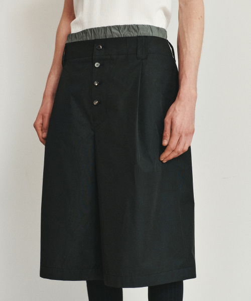 HEUTE(ホイテ)の「COLE BERMUDA SHORTS (BLACK)(その他パンツ・メンズ・ブラック・M/L)」の5枚目の写真