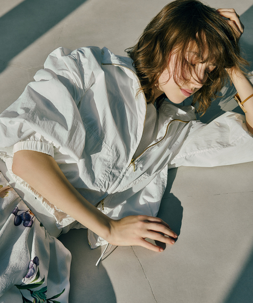 La TOTALITE(ラトータリテ)の「【洗える】タフタライトブルゾン(ナイロンジャケット・レディース・ホワイト/ブラック・38/36)」の12枚目の写真