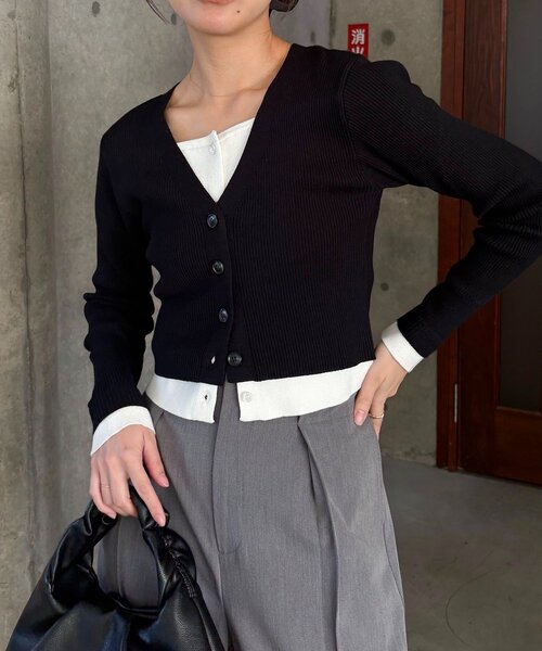 CAPRICIEUX LE'MAGE（カプリシューレマージュ）の「バイカラーレイヤードカーディガン（カーディガン/ボレロ・レディース・ブラック/グレー/ピンク・FREE）」の4枚目の写真