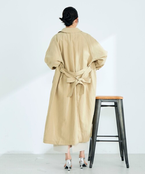 fredy emue（フレディエミュ）の「リネン混タンブラーステンカラーコート（ステンカラーコート・レディース・ベージュ/ネイビー・38/36）」の14枚目の写真