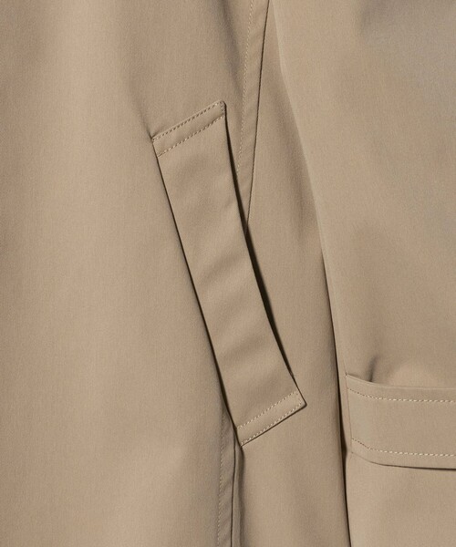 A DAY IN THE LIFE UNITED ARROWS(アデイインザライフユナイテッドアローズ)の「ラミネート フーデッド コート-撥水・防風-<A DAY IN THE LIFE>(その他アウター・メンズ・ベージュ/ネイビー・L/S/M)」の19枚目の写真