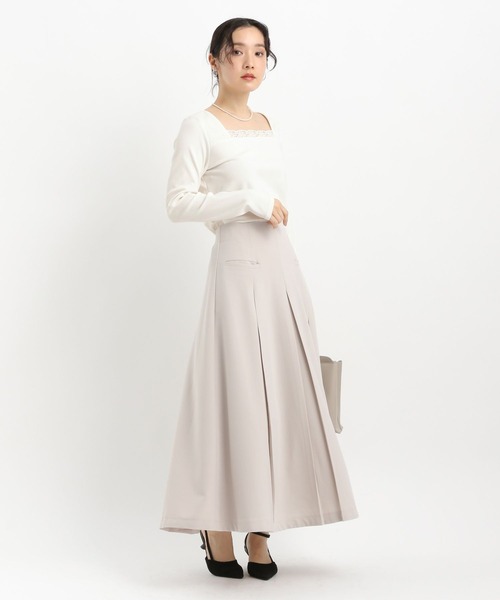 Andemiu(アンデミュウ)の「スクエアレースネックカットソー645355(Tシャツ/カットソー・レディース・オフホワイト/ブラック/グレー・FREE)」の10枚目の写真