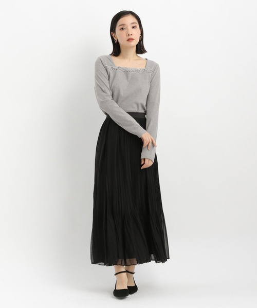 Andemiu(アンデミュウ)の「スクエアレースネックカットソー645355(Tシャツ/カットソー・レディース・オフホワイト/ブラック/グレー・FREE)」の12枚目の写真