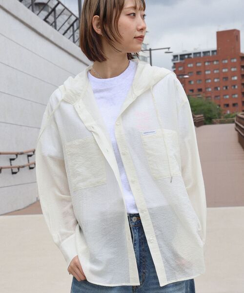 FFEIN(フェイン)の「【FFEIN(フェイン)】シアー両ポケットフードシャツシャツ /レディース シアー シャツ 長袖 ワンポイント 刺繍 レイヤード ポケット(シャツ/ブラウス・レディース・ホワイト/ブラック/イエロー・FREE)」の9枚目の写真