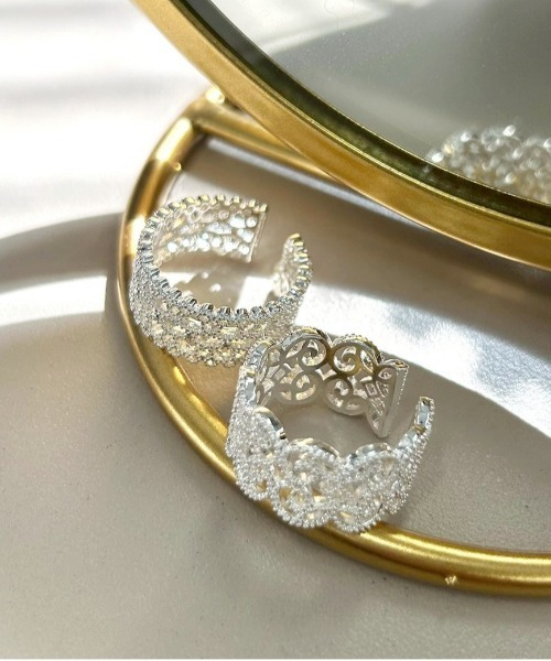 IMARI(イマリ)の「【 IMARI / イマリ 】 メタル レース デザイン ワイド リング(リング・レディース・シルバー/ゴールド/シルバー系その他/シルバー系その他2/シルバー系その他4/シルバー系その他3・FREE)」の4枚目の写真