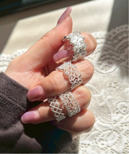 IMARI(イマリ)の「【 IMARI / イマリ 】 メタル レース デザイン ワイド リング(リング・レディース・シルバー/ゴールド/シルバー系その他/シルバー系その他2/シルバー系その他4/シルバー系その他3・FREE)」の13枚目の写真