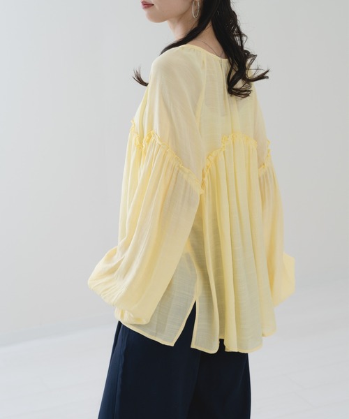 refinedworks(リファインドワークス)の「【refinedworks】春カラー の シアー ギャザー ブラウス(シャツ/ブラウス・レディース・イエロー/ブルー/チャコールグレー・FREE)」の10枚目の写真