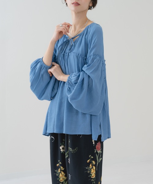refinedworks(リファインドワークス)の「【refinedworks】春カラー の シアー ギャザー ブラウス(シャツ/ブラウス・レディース・イエロー/ブルー/チャコールグレー・FREE)」の6枚目の写真