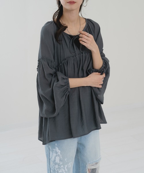 refinedworks(リファインドワークス)の「【refinedworks】春カラー の シアー ギャザー ブラウス(シャツ/ブラウス・レディース・イエロー/ブルー/チャコールグレー・FREE)」の13枚目の写真
