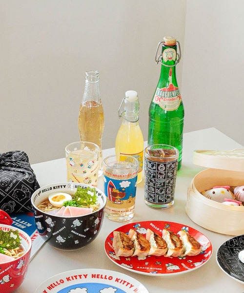 Me%（ミィパーセント）の「【HELLO KITTY】ガラスコップ　635199（食器・レディース・レッド/ゴールド/ブラック・FREE）」の5枚目の写真