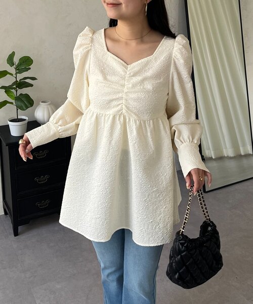 prose verse（プロズヴェール）の「フロントシャーリングパフスリーブジャガードペプラムブラウス（シャツ/ブラウス・レディース・ブラック/サックスブルー/アイボリー・MEDIUM/LARGE）」の7枚目の写真