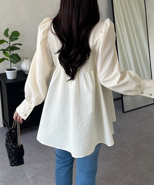 prose verse（プロズヴェール）の「フロントシャーリングパフスリーブジャガードペプラムブラウス（シャツ/ブラウス・レディース・ブラック/サックスブルー/アイボリー・MEDIUM/LARGE）」の10枚目の写真