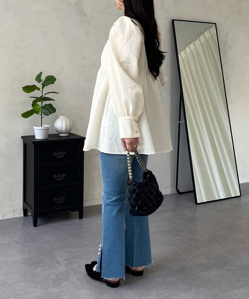 prose verse（プロズヴェール）の「フロントシャーリングパフスリーブジャガードペプラムブラウス（シャツ/ブラウス・レディース・ブラック/サックスブルー/アイボリー・MEDIUM/LARGE）」の17枚目の写真