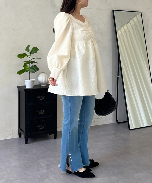 prose verse（プロズヴェール）の「フロントシャーリングパフスリーブジャガードペプラムブラウス（シャツ/ブラウス・レディース・ブラック/サックスブルー/アイボリー・MEDIUM/LARGE）」の20枚目の写真