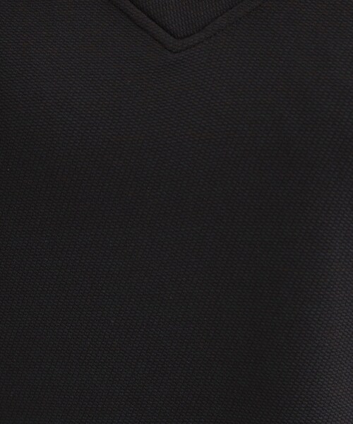 SHOO・LA・RUE（シューラルー）の「【洗濯機可】インせずすっきり見え　優しい雰囲気のVネックトップス（Tシャツ/カットソー・レディース・ライトベージュ/ブラック/グリーン系・03/02）」の7枚目の写真