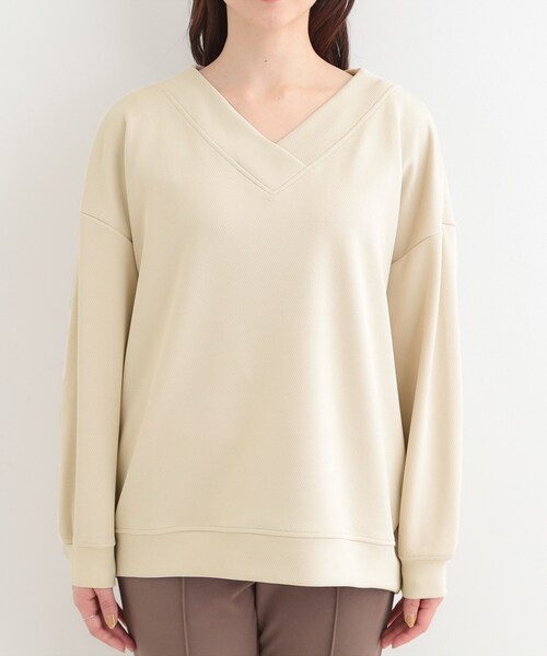 SHOO・LA・RUE（シューラルー）の「【洗濯機可】インせずすっきり見え　優しい雰囲気のVネックトップス（Tシャツ/カットソー・レディース・ライトベージュ/ブラック/グリーン系・03/02）」の16枚目の写真