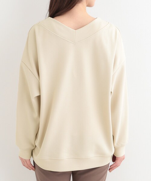 SHOO・LA・RUE（シューラルー）の「【洗濯機可】インせずすっきり見え　優しい雰囲気のVネックトップス（Tシャツ/カットソー・レディース・ライトベージュ/ブラック/グリーン系・03/02）」の18枚目の写真