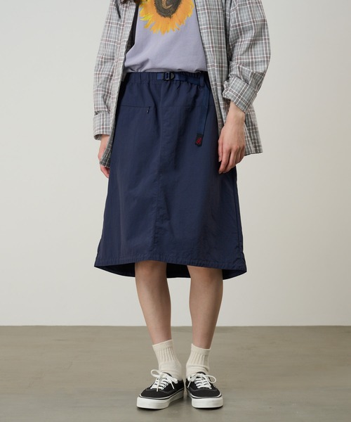 Gramicci(グラミチ)の「NYLON PACKABLE MIDI SKIRT|ナイロンパッカブルミディスカート(スカート・メンズ・ベージュ系その他/ブラック/オリーブ/ネイビー系・L/M/S)」の4枚目の写真